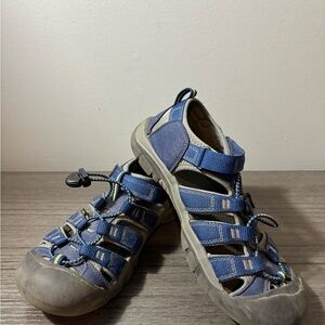 Keen Navy Size 6 Womens Washable. Excellent‎ Condition